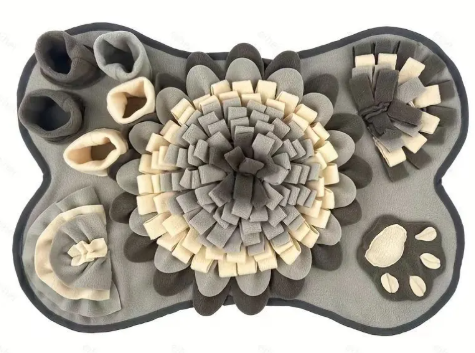 Pet Sniffing Pad with Sound & Radish Design